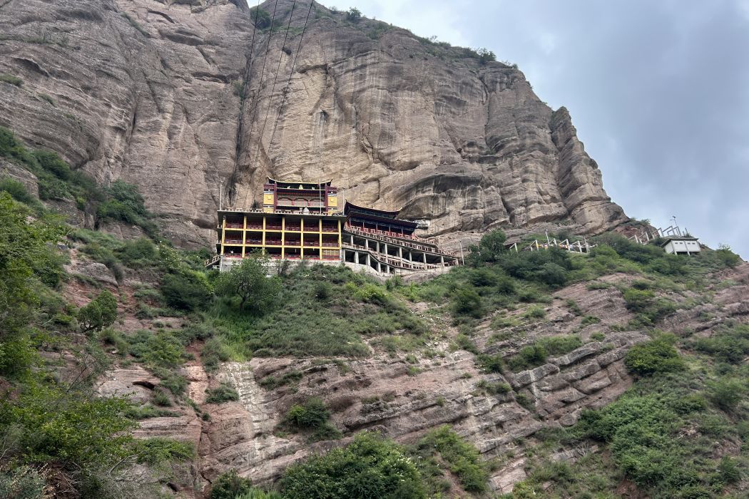 崖爾寺 崖爾寺