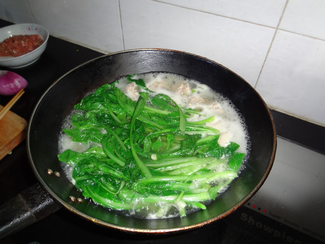 小白菜汆丸子湯