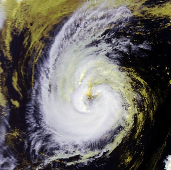強熱帶風暴丹娜絲衛星雲圖