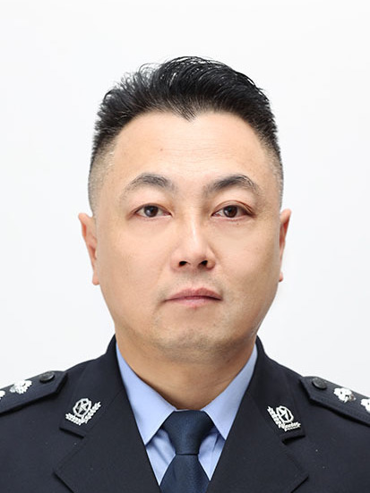 何顏(重慶市公安局大渡口區分局黨委委員、副局長) 何顏(重慶市公安局大渡口區分局黨委委員、副局長)