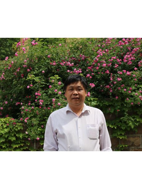 李榮貴(第十三屆山東省政協委員、青島大學副校長) 李榮貴(第十三屆山東省政協委員、青島大學副校長)