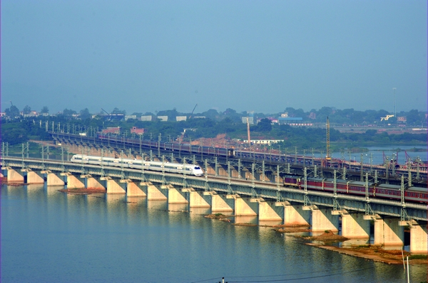 昌九城際鐵路以橋代路工程