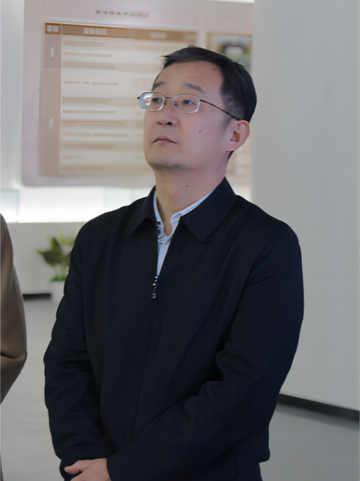 高斌(中華人民共和國教育部高等教育司副司長) 高斌(中華人民共和國教育部高等教育司副司長)