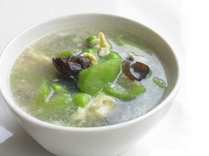 蔬菜湯減肥法：絲瓜髮菜筍湯