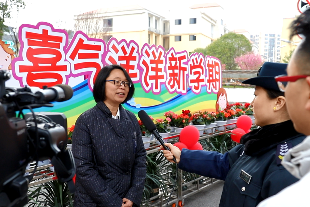 朱明靜(重慶市梁平區桂香國小校長) 朱明靜(重慶市梁平區桂香國小校長)