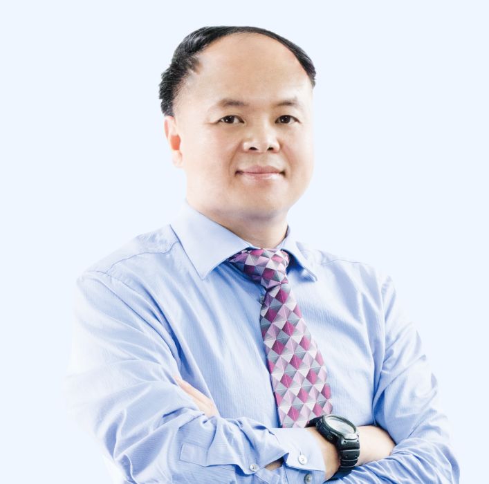 朱偉春(廣州大學工商管理學院教授) 朱偉春(廣州大學工商管理學院教授)