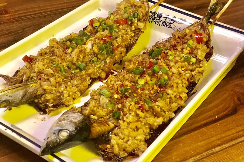蒜烤秋刀魚