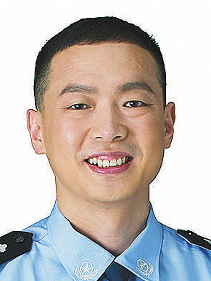 張旗(北京市公安局通州分局警務支援支隊中隊長) 張旗(北京市公安局通州分局警務支援支隊中隊長)