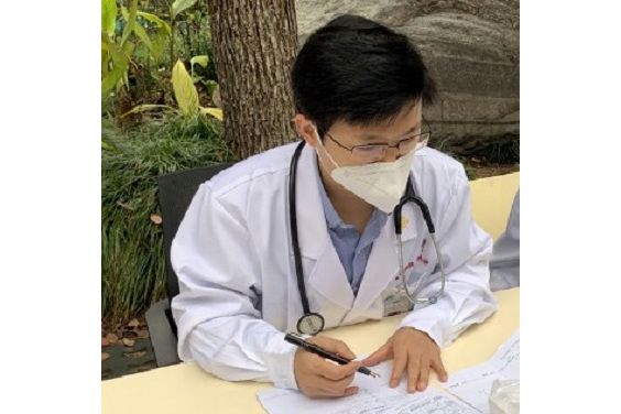 劉海波(醫學博士,主任醫師,復旦大學附屬中山醫院青浦分院心內科主任,復旦大學博士研究生導師) 劉海波(醫學博士,主任醫師,復旦大學附屬中山醫院青浦分院心內科主任,復旦大學博士研究生導師)