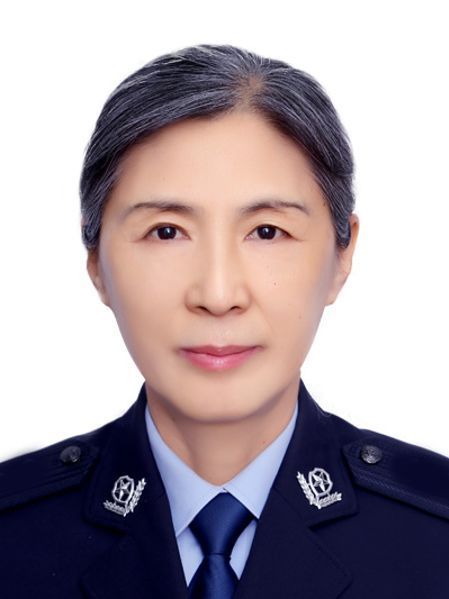 高海燕(內蒙古自治區興安盟突泉縣公安局黨委委員、副政委) 高海燕(內蒙古自治區興安盟突泉縣公安局黨委委員、副政委)