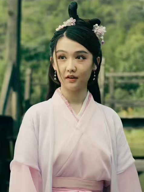玲瓏(電影《蜀山封魔傳》中的角色) 玲瓏(電影《蜀山封魔傳》中的角色)