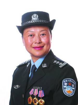 鄧俊(全國特級優秀人民警察) 鄧俊(全國特級優秀人民警察)