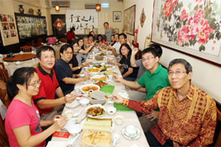 新加坡手拉手京華小館舉行的新匯點鄉味相食
