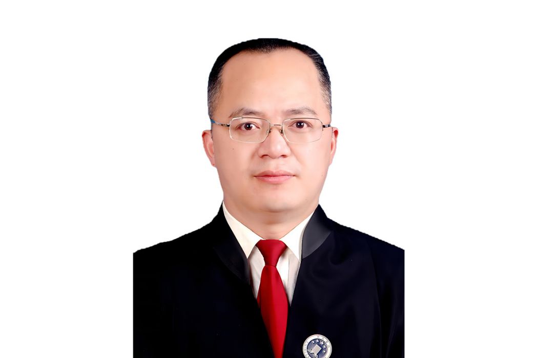 周洪斌(民盟黔西南州委副主任委員（兼）、州新聯會會長、貴州心達律師事務所主任、州律師協會副會長)