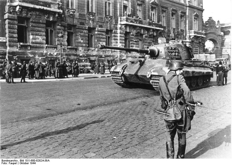 德軍在布達佩斯街頭警戒