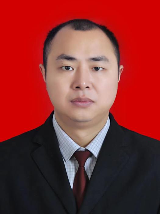 李林峰(重慶市彭水苗族土家族自治縣喬梓鄉黨委委員、人大主席) 李林峰(重慶市彭水苗族土家族自治縣喬梓鄉黨委委員、人大主席)