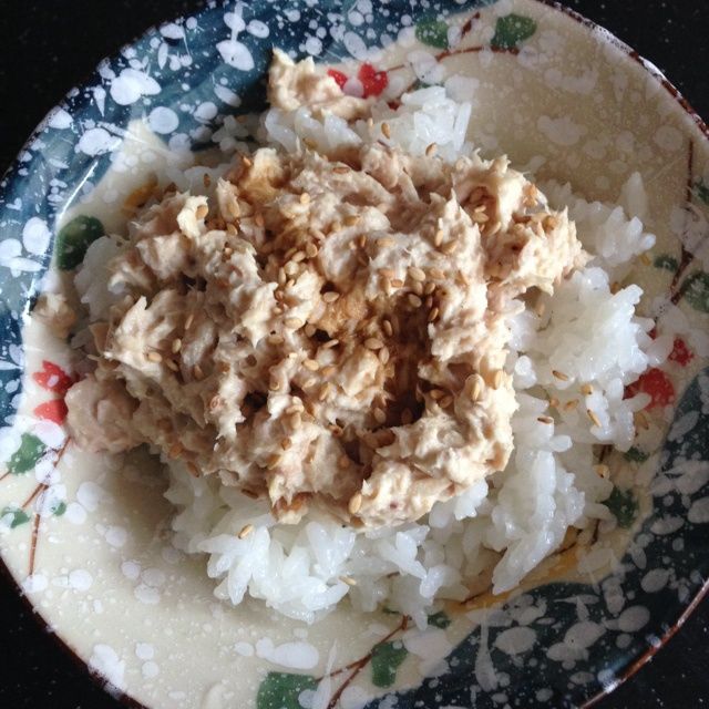 罐頭鮪魚飯 罐頭鮪魚飯