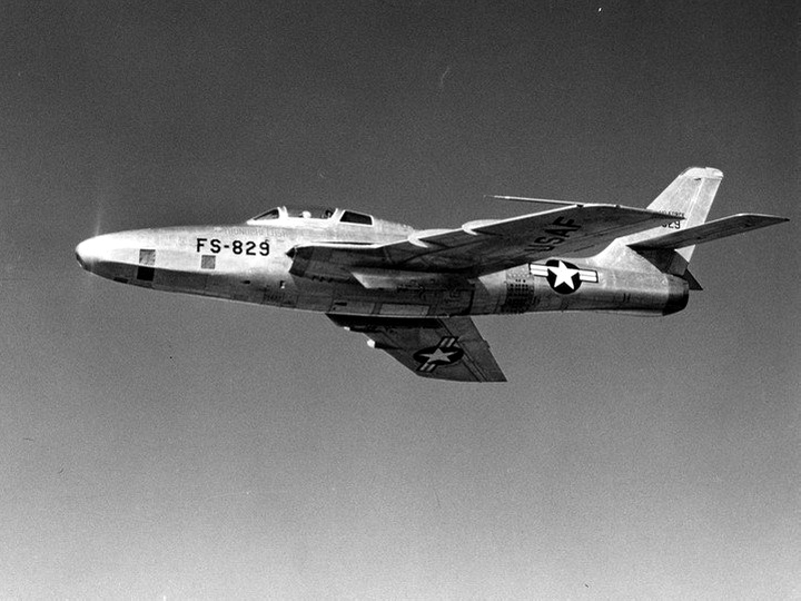 RF-84F偵察機