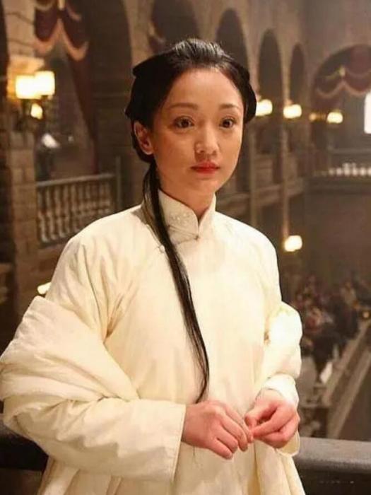 袁英(動作電影《蘇乞兒》中的角色) 袁英(動作電影《蘇乞兒》中的角色)