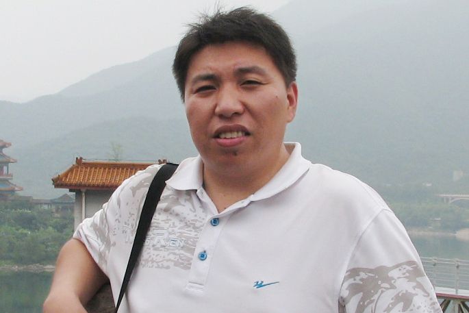 劉輝(河南省美術家協會會員) 劉輝(河南省美術家協會會員)
