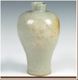 南宋龍泉窯青瓷梅瓶