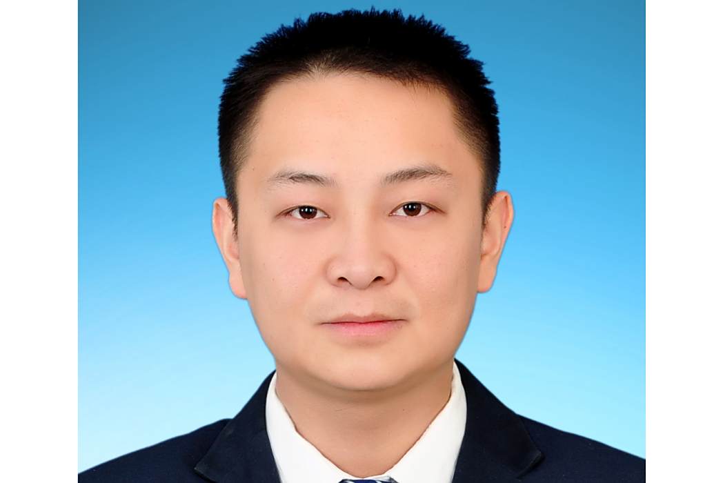 王力(新疆吐魯番自然環境試驗研究中心質量技術部部長) 王力(新疆吐魯番自然環境試驗研究中心質量技術部部長)