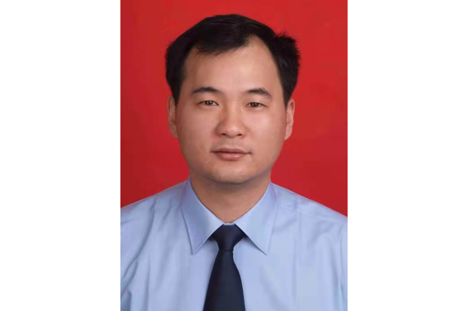 郭鵬(河南省漯河市舞陽縣菸草公司局長、經理) 郭鵬(河南省漯河市舞陽縣菸草公司局長、經理)
