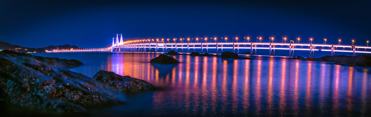 燈光絢麗的星海灣大橋