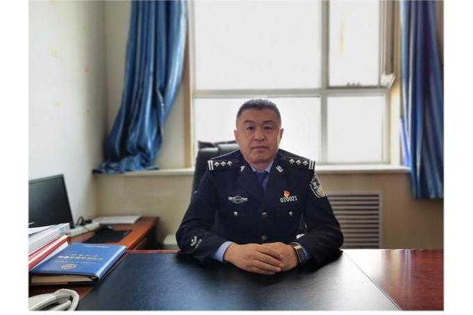 張志剛(青海省果洛州班瑪縣人民政府副縣長) 張志剛(青海省果洛州班瑪縣人民政府副縣長)