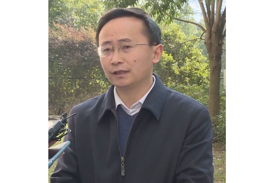 魯鵬(六盤水市民生產業投資集團原董事長) 魯鵬(六盤水市民生產業投資集團原董事長)