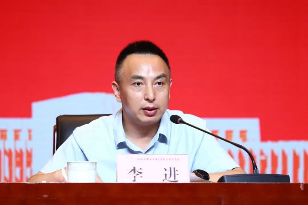 李進(江蘇省無錫交通高等職業技術學校校長、黨委書記) 李進(江蘇省無錫交通高等職業技術學校校長、黨委書記)
