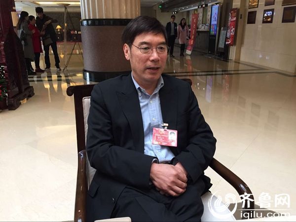 張永明(第十四屆全國人大代表,山東東嶽集團首席科學家、研究院副院長) 張永明(第十四屆全國人大代表,山東東嶽集團首席科學家、研究院副院長)
