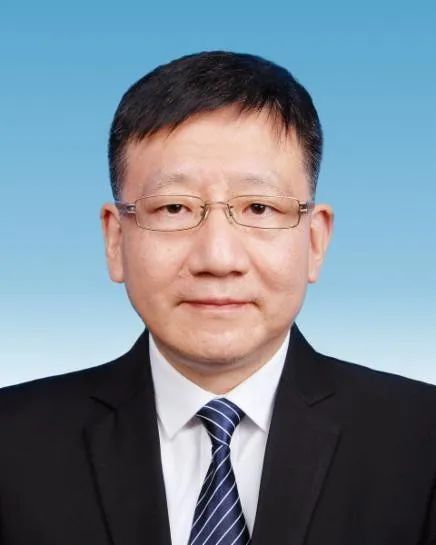 何震(浙江省高院黨組成員、政治部主任)