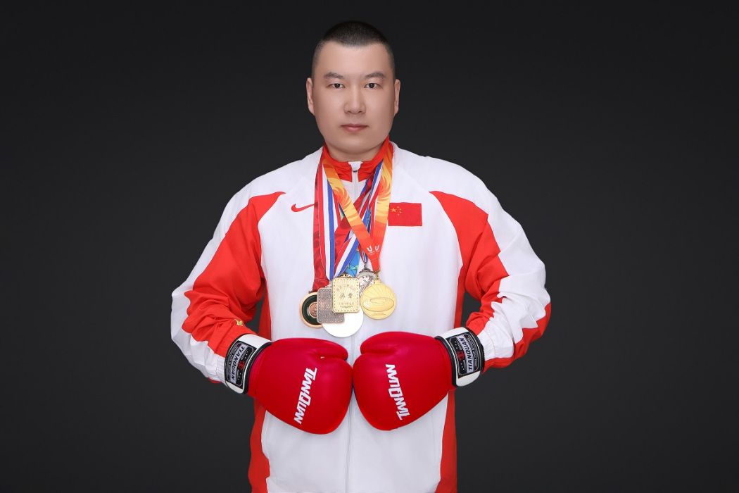 李岩(中國拳擊運動員) 李岩(中國拳擊運動員)