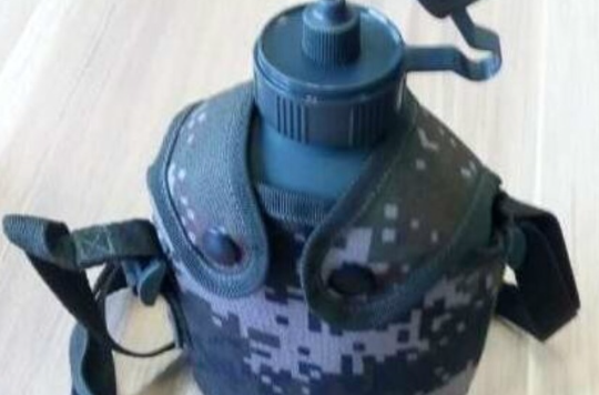 軍用淨水壺