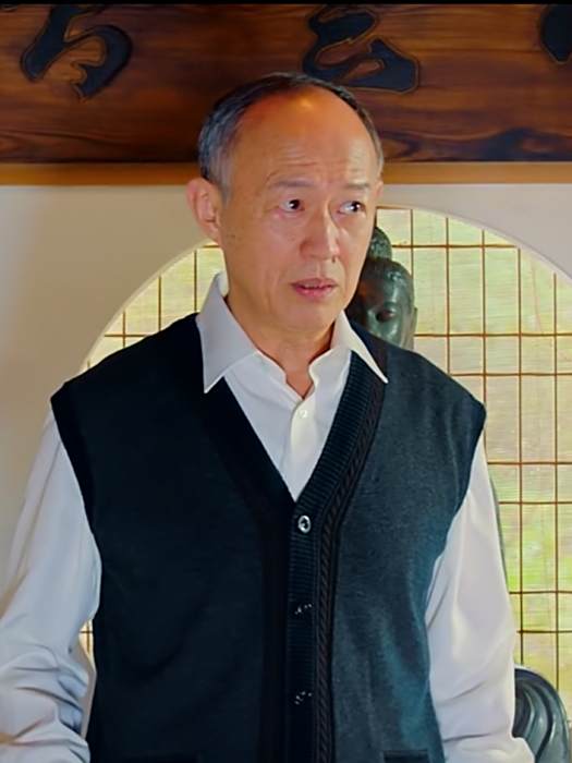 達叔(《猛蟲過江》中的角色,由金士傑飾演) 達叔(《猛蟲過江》中的角色,由金士傑飾演)