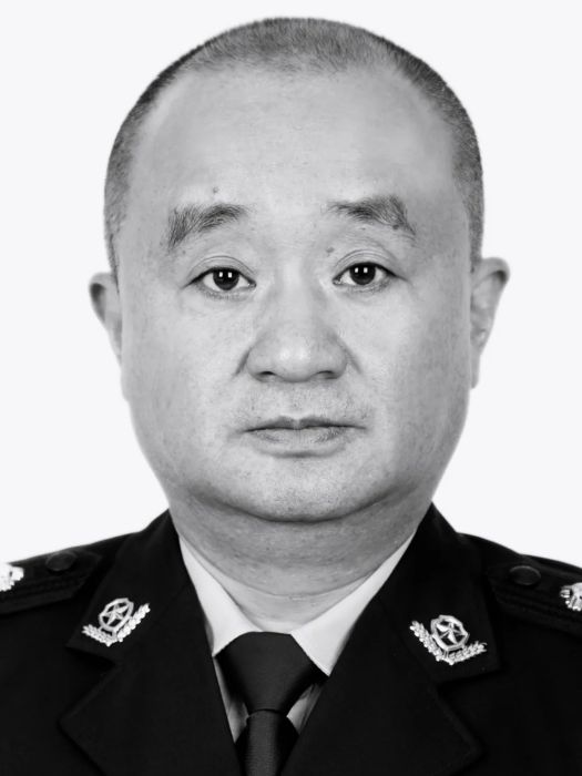 吳濤(貴陽市公安局觀山湖分局原黨委委員、副局長) 吳濤(貴陽市公安局觀山湖分局原黨委委員、副局長)