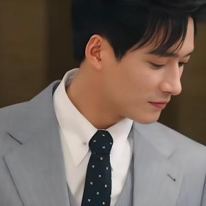撲向玫瑰