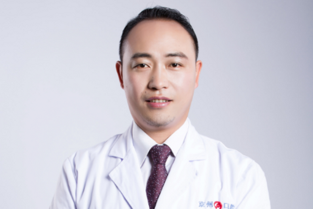 鄭六林(中國口腔醫生,黔西南京州口腔醫院執業醫師) 鄭六林(中國口腔醫生,黔西南京州口腔醫院執業醫師)