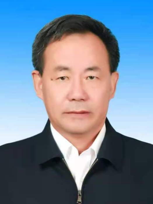 彭士明(內蒙古自治區赤峰市政協黨組成員、秘書長) 彭士明(內蒙古自治區赤峰市政協黨組成員、秘書長)