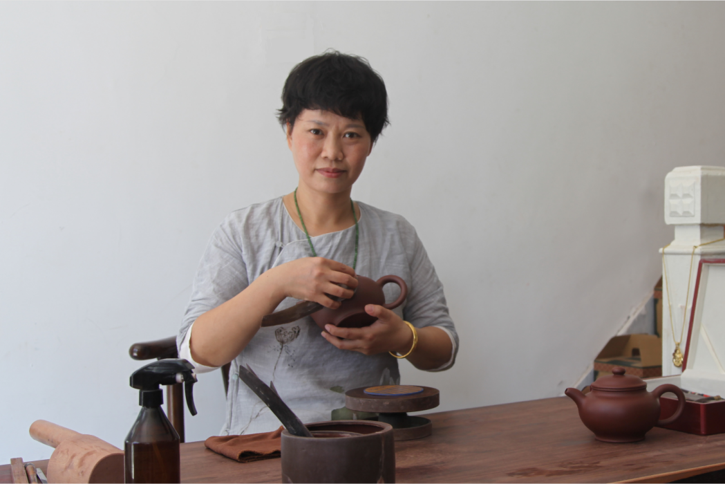 郭占華(高級工藝美術師) 郭占華(高級工藝美術師)