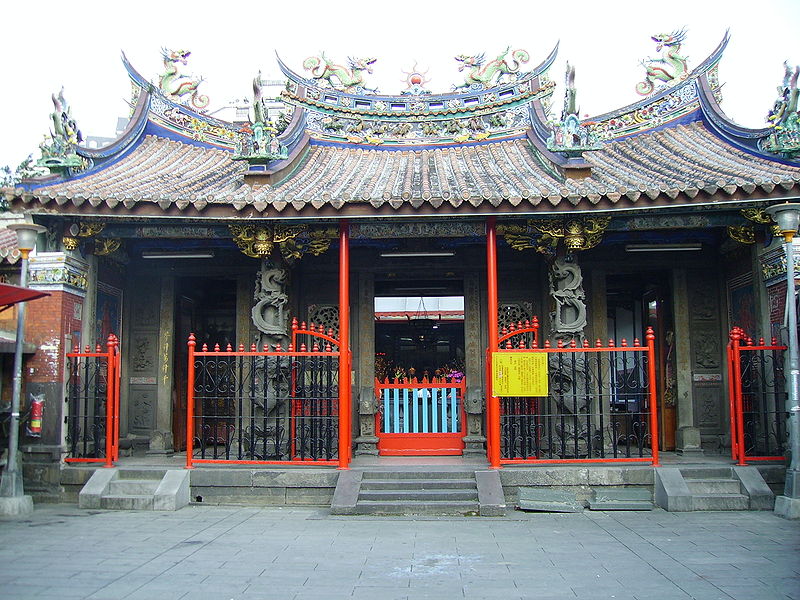 艋舺清水岩廟門