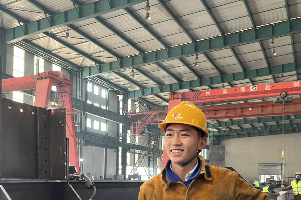 高磊(中國冶金科工集團首席技師、中國二冶集團電焊工高級技師) 高磊(中國冶金科工集團首席技師、中國二冶集團電焊工高級技師)