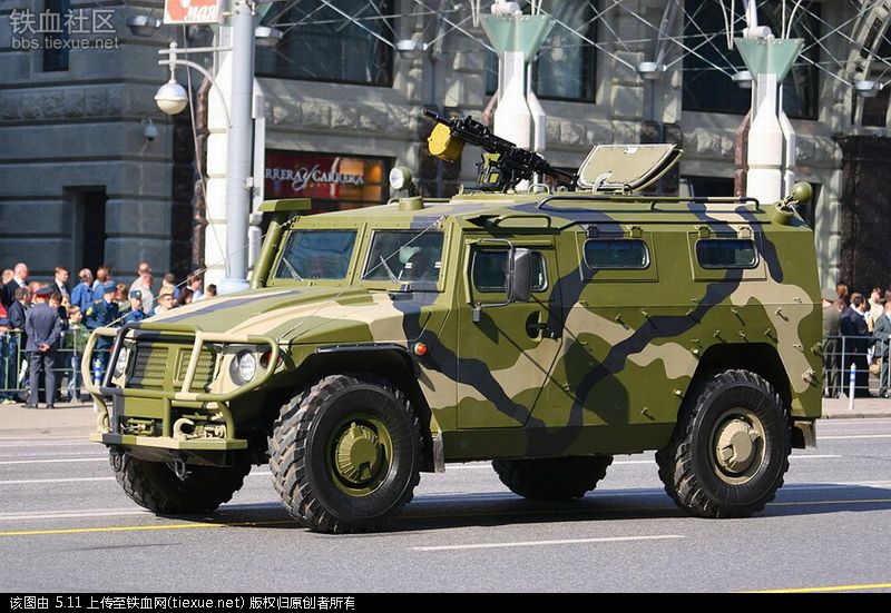俄羅斯虎式裝甲車