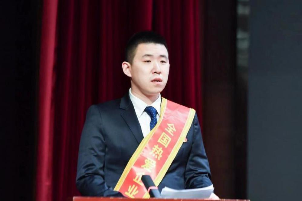 馮迪(北京藍城兄弟信息技術有限公司黨支部副書記) 馮迪(北京藍城兄弟信息技術有限公司黨支部副書記)