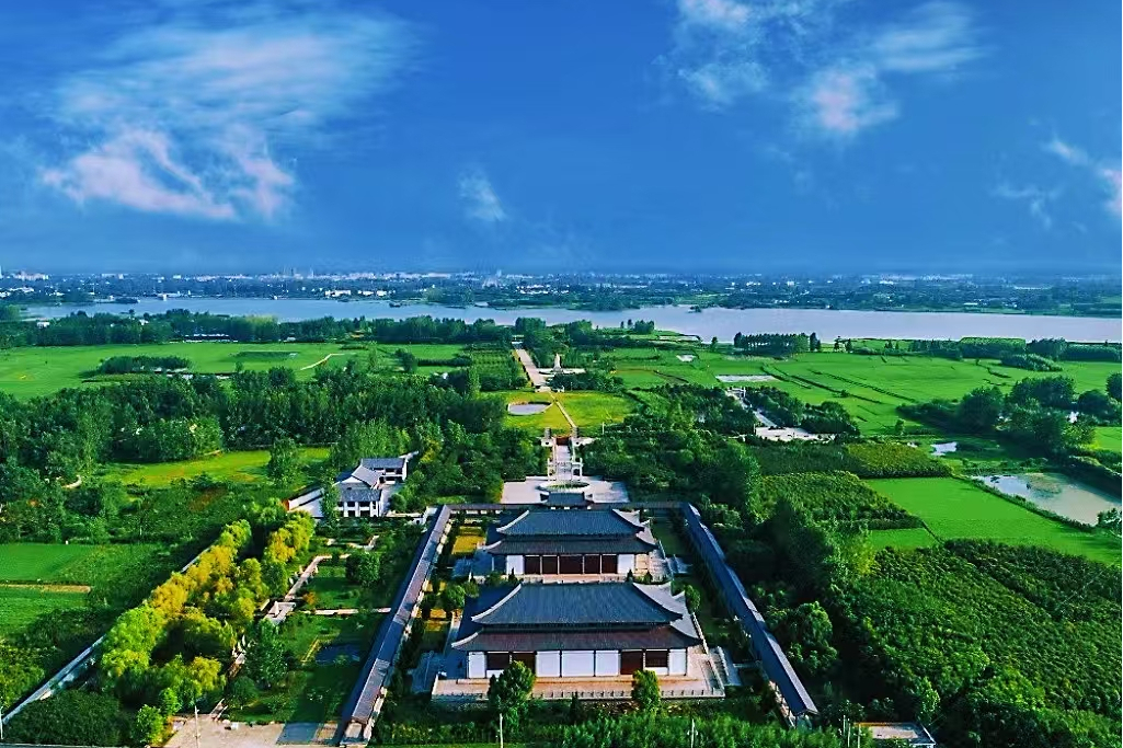 龍湖(河南省潢川縣所轄湖泊) 龍湖(河南省潢川縣所轄湖泊)