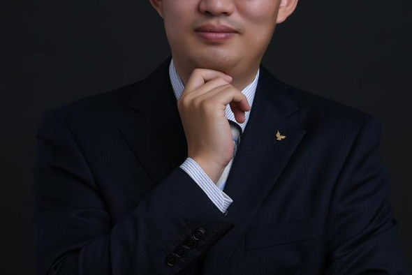 高鶴(北京師範大學天文系教授) 高鶴(北京師範大學天文系教授)