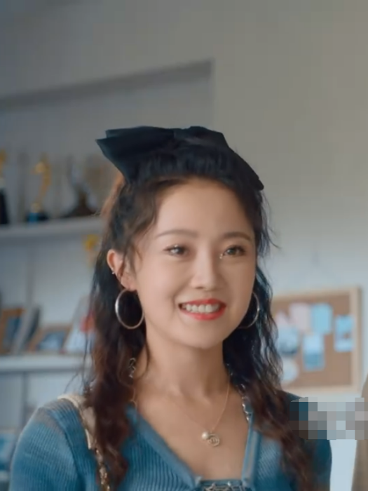 田心(網路微短劇《妻不可欺》中的角色) 田心(網路微短劇《妻不可欺》中的角色)