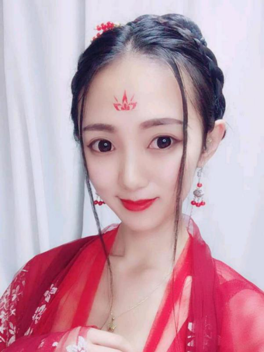 小美美(主播) 小美美(主播)