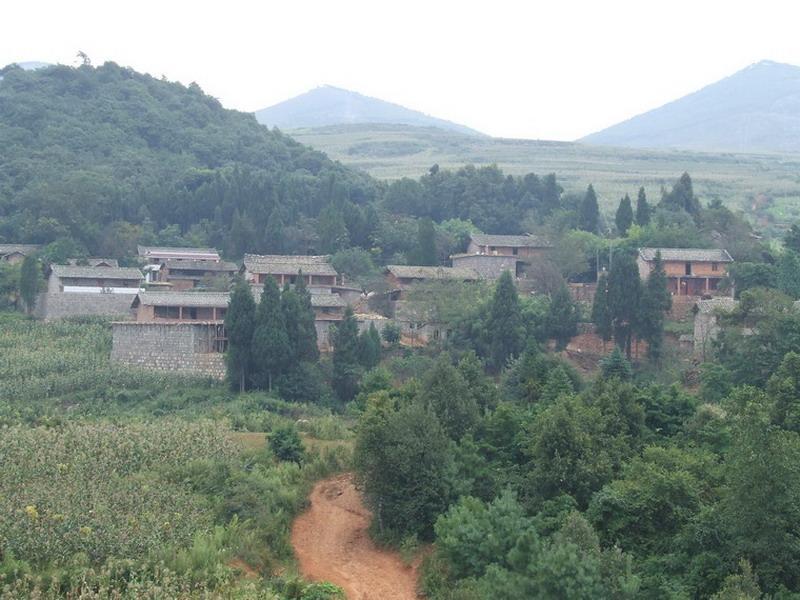 支鍋山村(雲南省祿勸縣轉龍鎮下轄村) 支鍋山村(雲南省祿勸縣轉龍鎮下轄村)